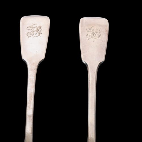 1554 - A pair of Victorian silver Fiddle pattern tablespoons, Chawner & Co, London 1846, 22cm, 4.3oz total