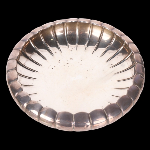 1575 - KICHIGORO UYEDA - a large Japanese sterling silver table centre bowl, circular scalloped form, raise... 