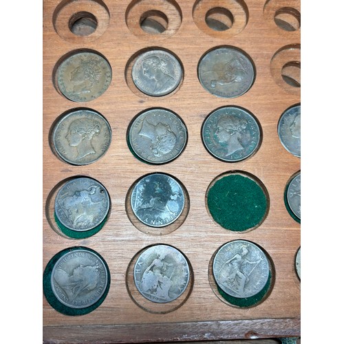 79 - A large quantity of 19th/20th century pre decimal British copper coins, some in collectors trays and... 