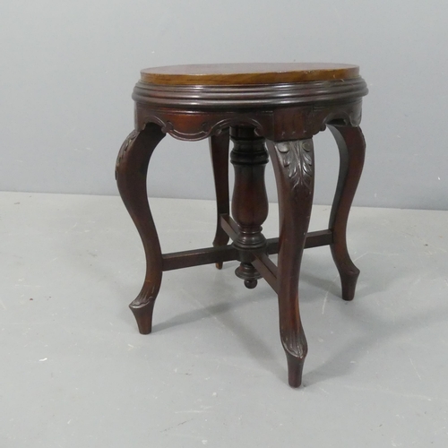 2732 - A Victorian mahogany plant stand. D40cm, H41cm.