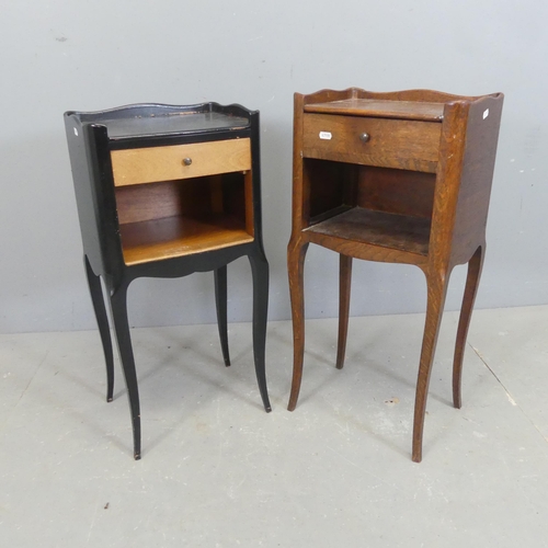 2579 - A French oak pot cupboard with single drawer and cabriole legs, width 34cm, height 73cm, depth 25cm,... 