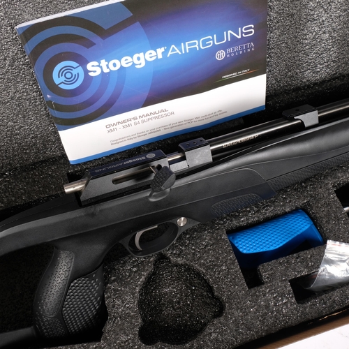 128 - A Stoeger .177 air rifle, serial no. SAG2108564P, and accessories including a Stoeger air guns 3-90x... 