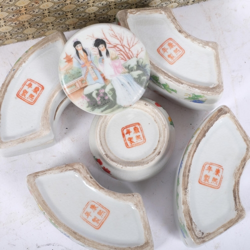 275 - A set of 5 Chinese Qing dynasty porcelain make up  boxes, with painted designs, and internal decorat... 