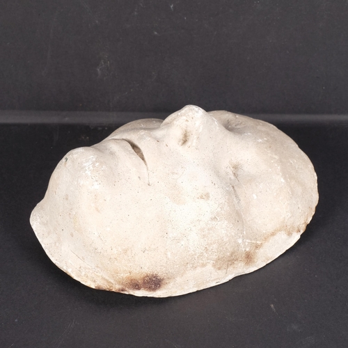 456 - Curiosity/Macabre : A small plaster death mask, unsigned, height 18cm.