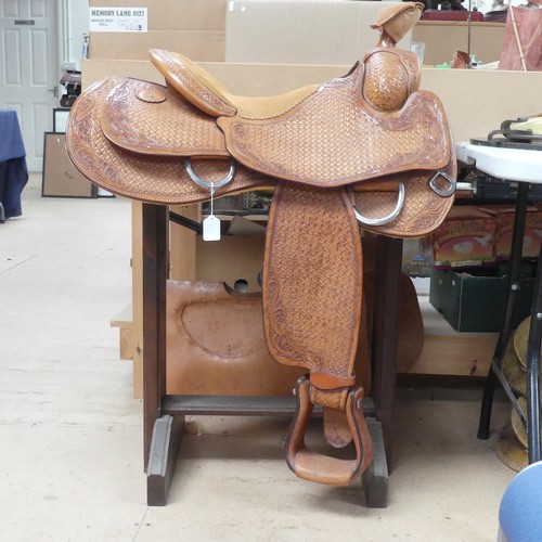 70 - A stunning handmade leather Western horse saddle, with detailed hand carved and stamped decoration, ... 