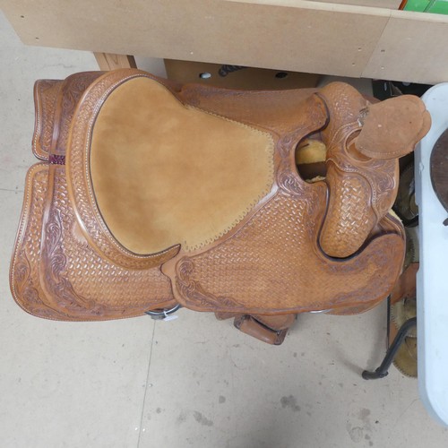 70 - A stunning handmade leather Western horse saddle, with detailed hand carved and stamped decoration, ... 