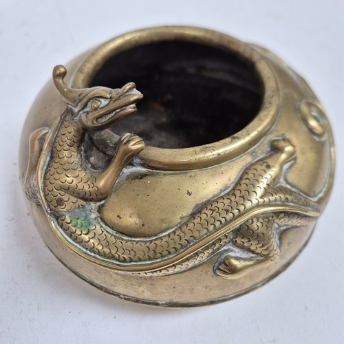 265 - A Chinese brass censer, with applied lizard decoration and impressed character mark to the base, dia... 