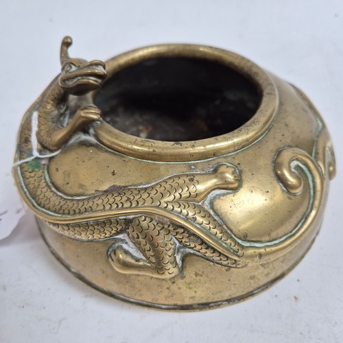 265 - A Chinese brass censer, with applied lizard decoration and impressed character mark to the base, dia... 