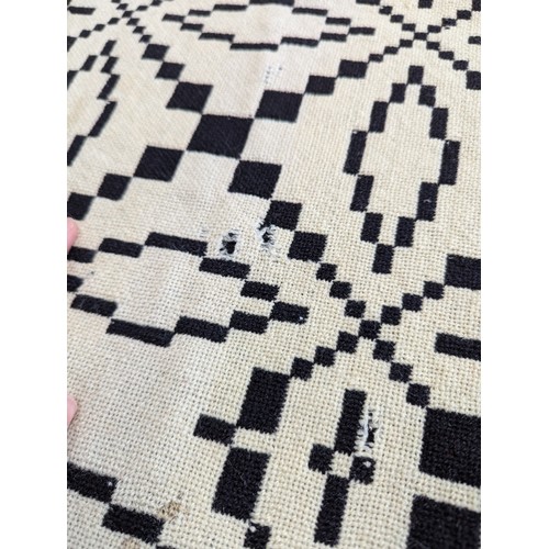 2309 - A Black & White monochrome geometric Welsh blanket, 160 x 220cm