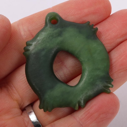 52 - New Zealand Maori Pounamou green stone parrot leg ring, length 4cm