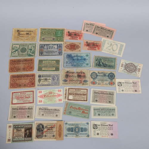 105 - A large collection of WWI / II period German banknotes