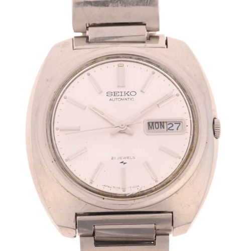 1023 - SEIKO - a Vintage stainless steel automatic calendar bracelet watch, ref. 7006-7002, circa 1980, sil... 