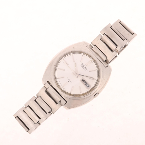 1023 - SEIKO - a Vintage stainless steel automatic calendar bracelet watch, ref. 7006-7002, circa 1980, sil... 