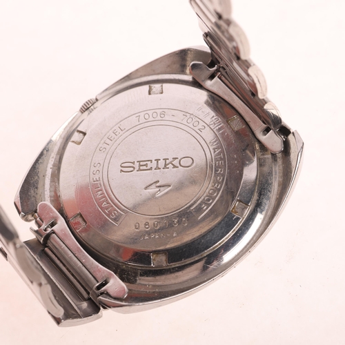 1023 - SEIKO - a Vintage stainless steel automatic calendar bracelet watch, ref. 7006-7002, circa 1980, sil... 