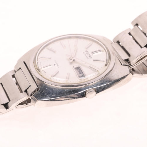 1023 - SEIKO - a Vintage stainless steel automatic calendar bracelet watch, ref. 7006-7002, circa 1980, sil... 