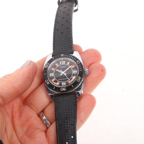 1045 - TIMEX - a Vintage stainless steel 'Skin Diver' mechanical calendar wristwatch, circa 1960s, black di... 