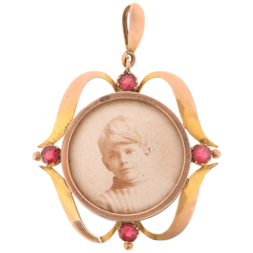 1412 - An Antique Edwardian 9ct rose gold ruby double-sided photo locket pendant, unmarked mount tests as 9... 