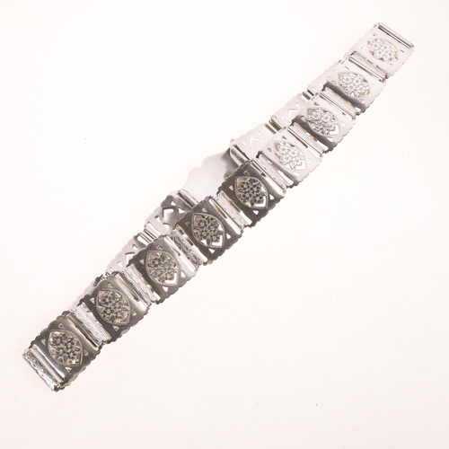 1592 - An Art  Nouveau Antique Edwardian silver panel belt, by Arthur Johnson Smith, Birmingham 1909, the c... 