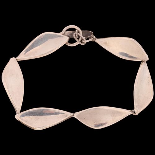 1632 - HENNING ULRICHSEN - a Danish modernist sterling silver 'Wing' panel bracelet, 19cm, 17g