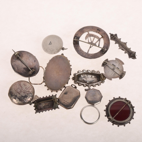 1692 - Various silver jewellery, including Victorian Aesthetic Movement bird brooch, locket pendants, etc