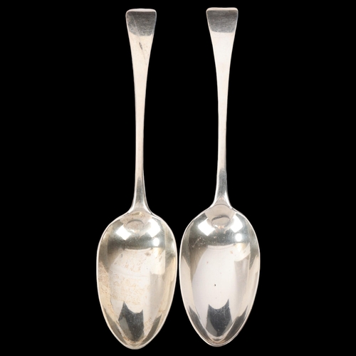 1876 - A pair of George III silver Old English pattern tablespoons, William Sumner I, London 1805, 23cm, 3.... 