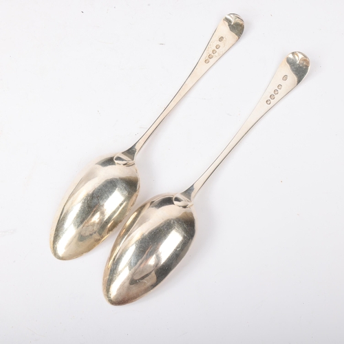 1876 - A pair of George III silver Old English pattern tablespoons, William Sumner I, London 1805, 23cm, 3.... 