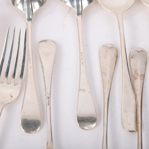 1893 - A group of George V silver Rattail pattern cutlery, Walker & Hall, Sheffield 1910, comprising 5 dinn... 