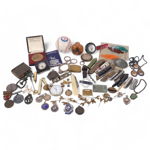 147 - A tray of various items, including a Texas Rangers baseball, pocket knives, brass Vesta case, stamp ... 