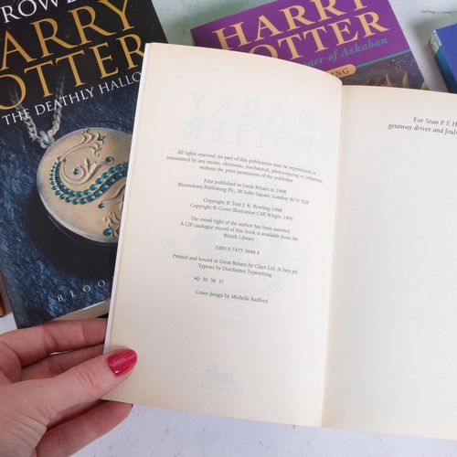 299 - J.K. ROWLING - HARRY POTTER - a large quantity of hardback and paperback First Edition books, includ... 