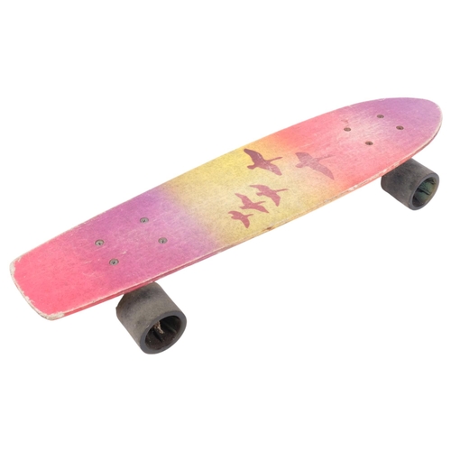 554 - An original 1970s skateboard, decorated with flying birds, L60.5cm