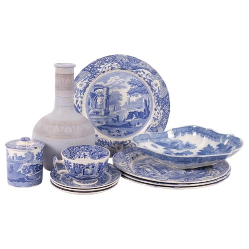 684 - A group of blue and white Copeland Spode, including several dinner plates, serving dish, etc, and a ... 