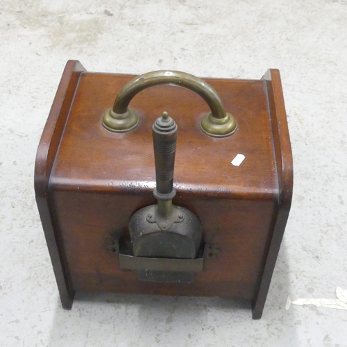 2636 - A sloped mahogany and metal lined coal purdonium, with shovel. Lengh 54cm, height 35cm, width 36cm.