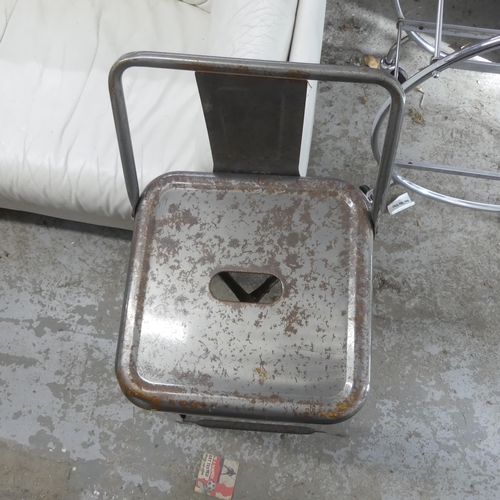 2655 - A single industrial Tolix style bar stool. Height to seat 76cm.