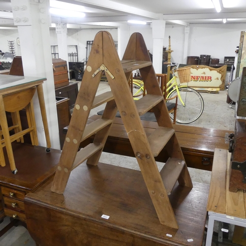 2683 - A vintage pine folding step ladder. Height (when erect) 89cm.