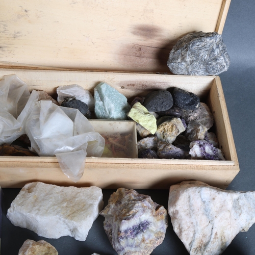 3087 - Natural History : a selection mineral and shell specimens, including Amethyst, Rose Quartz, and vari... 