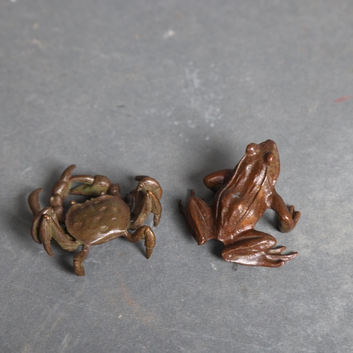 3120 - Two bronze sculptures, a crab and a frog, unsigned, (2).