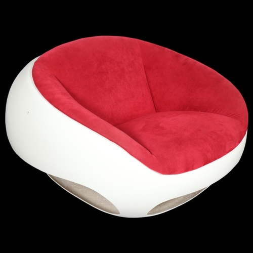 64 - MARIO SABOT, a mid-century fibre glass pod lounge chair, Italian, 1960s, this model was used in Pier... 