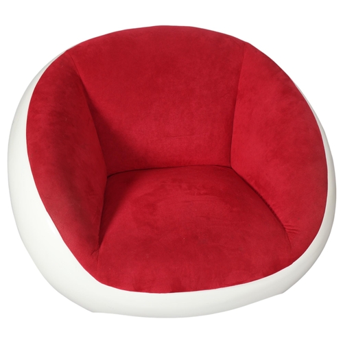 64 - MARIO SABOT, a mid-century fibre glass pod lounge chair, Italian, 1960s, this model was used in Pier... 