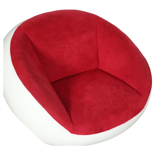 65 - MARIO SABOT, a mid-century fibre glass pod lounge chair, Italian, 1960s, this model was used in Pier... 