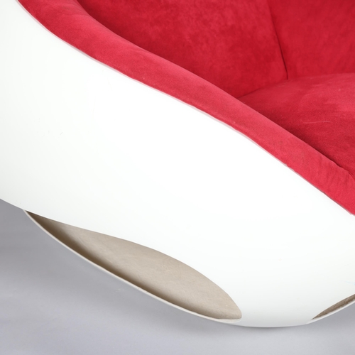 65 - MARIO SABOT, a mid-century fibre glass pod lounge chair, Italian, 1960s, this model was used in Pier... 