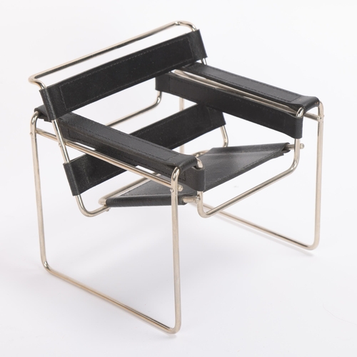 151 - Boxed Vitra Design Museum Miniature Collection, a 1925 designed B3 Wassily chair by Marcel Breuer, c... 