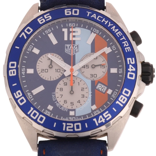 1012 - TAG HEUER - a stainless steel Formula 1 Gulf quartz chronograph calendar wristwatch, ref. CAZ101N, d... 