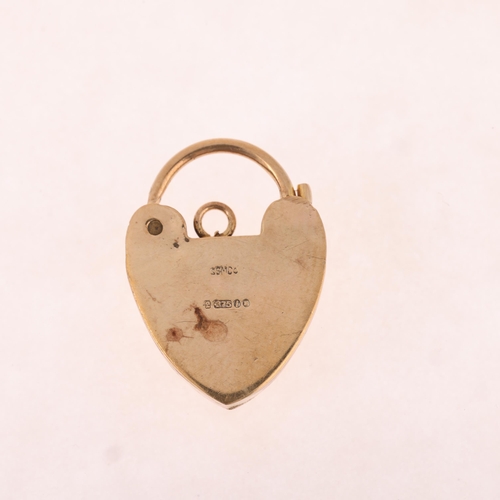 1205 - A 9ct gold heart padlock clasp, maker SSM Co, London 1964, 19.7mm, 1.4g