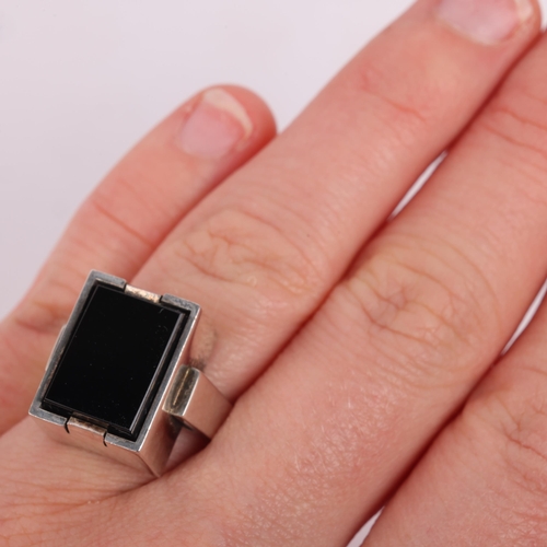 1478 - SVEN HAUGAARD - a Danish modernist sterling silver onyx geometric ring, plain rectangular form with ... 