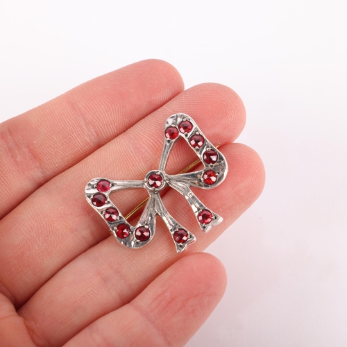 1532 - A Vintage silver ruby ribbon bow brooch, 22.5mm, 5.8g