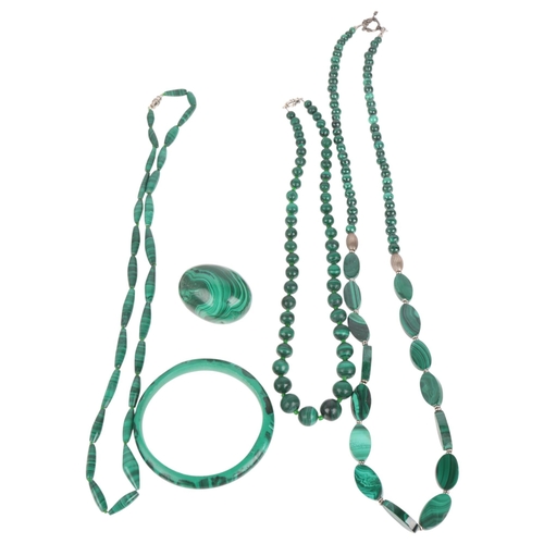 1443 - Various malachite jewellery, including necklace, bangle and polished egg