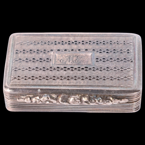 1615 - A George IV silver vinaigrette, maker TS, Birmingham 1829, rectangular form with engine turned decor... 