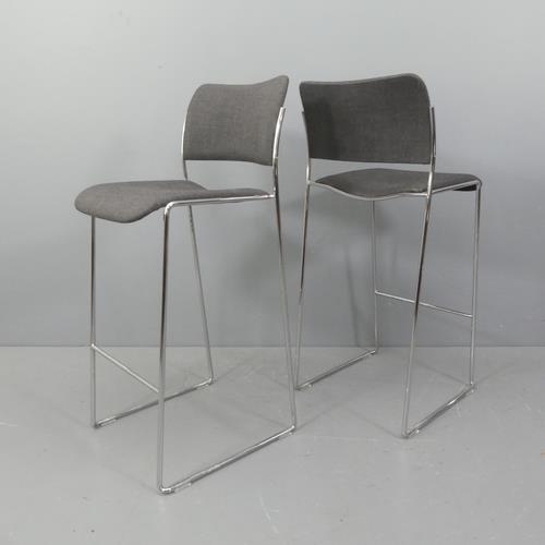 2066 - DAVID ROWLAND - A pair of Howe 40/4 bar stools with upholstered seat and back with maker’s labels, c... 