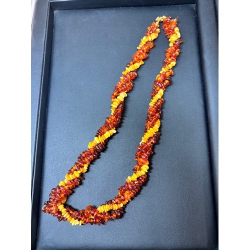 1445 - A quantity of amber, cherry amber and Bakelite bead necklaces