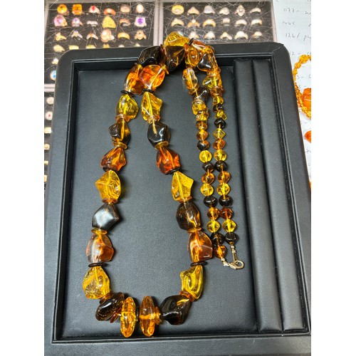 1445 - A quantity of amber, cherry amber and Bakelite bead necklaces